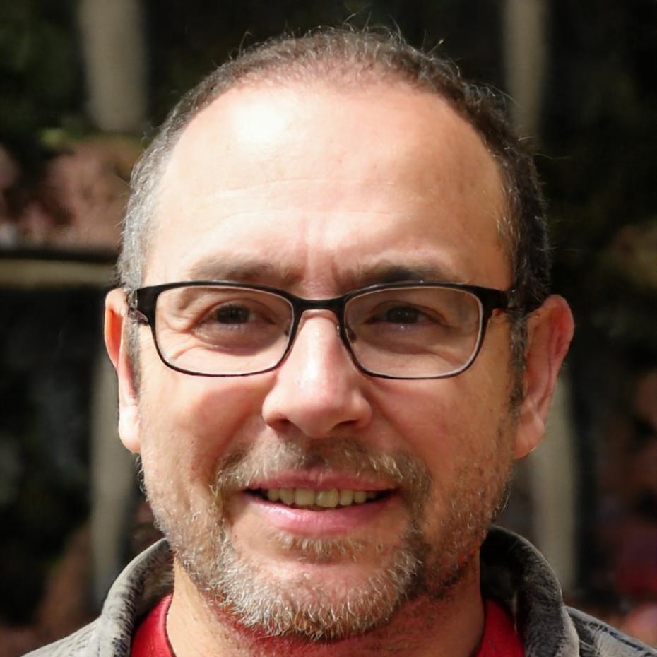 Retrato profesional de Joaquín Mendoza